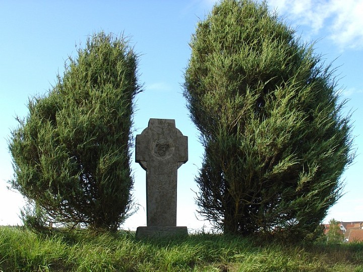 Kreuz_02_Ortsausgang_Richtung_Kirchen.JPG